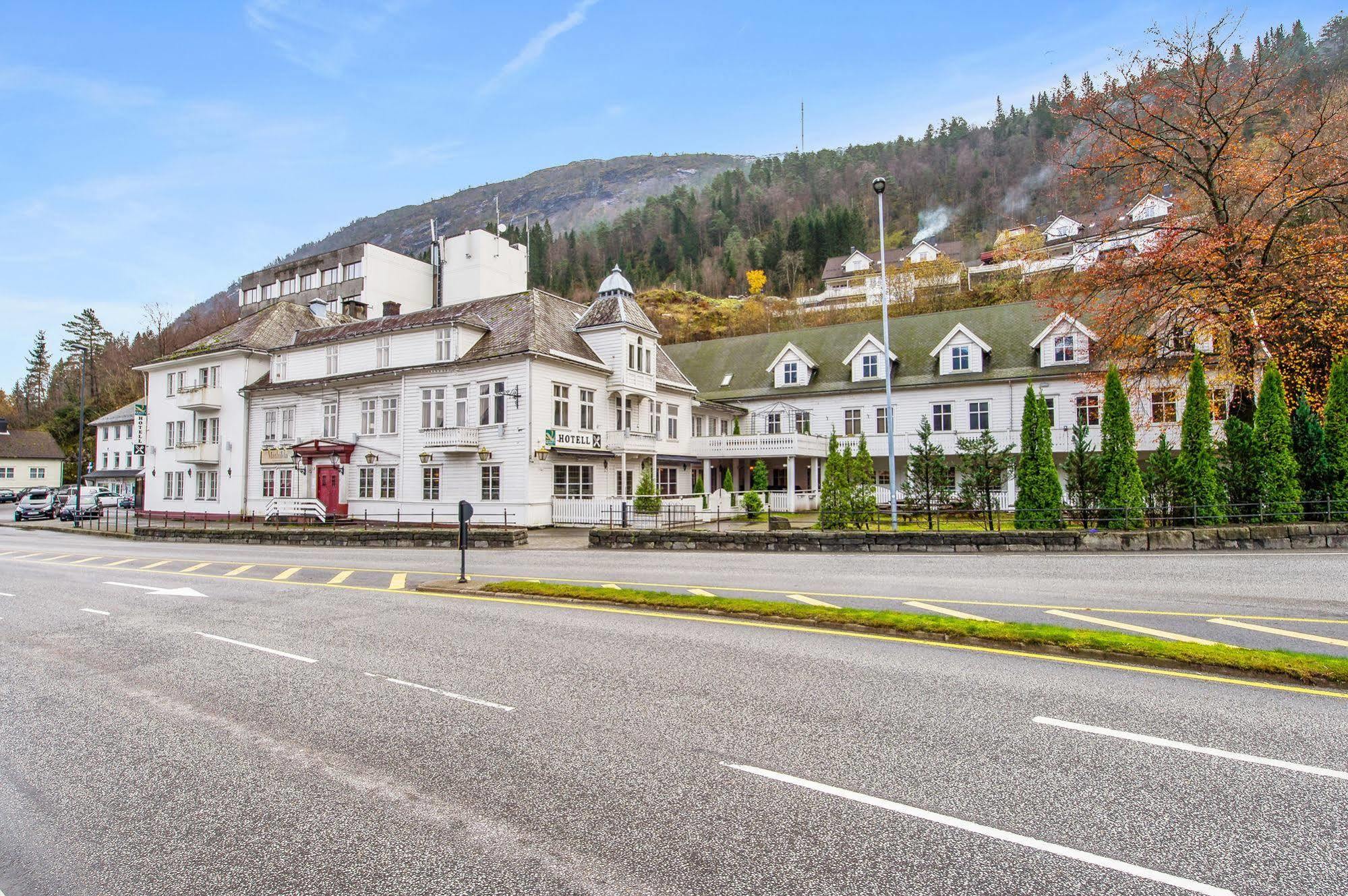 Thon Partnerhotel Forde Exteriör bild